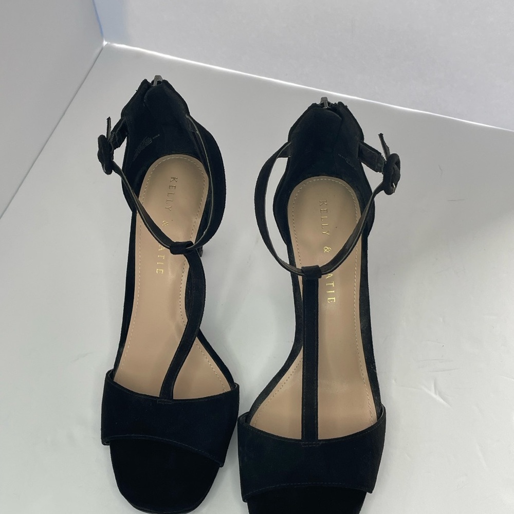 Kelly & Katie Black Strappy Heels Size 8.5M